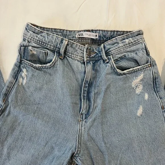 Zara Hi-Rise Cropped Wide Leg Fringe Cuff Light Wash Denim Jeans | Size 4 - Picture 4 of 10